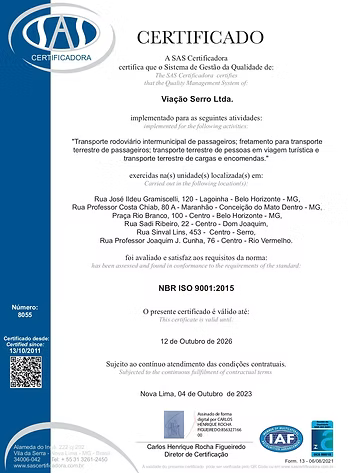 Documento de certificação ISO com borda azul, logotipo no topo e texto em espanhol centralizado.