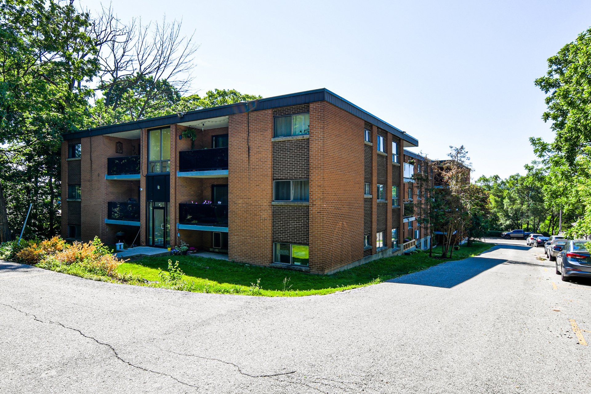 Dundas Apartments for Rent