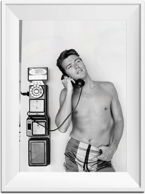 Tirage d'art noir et blanc homme au téléphone