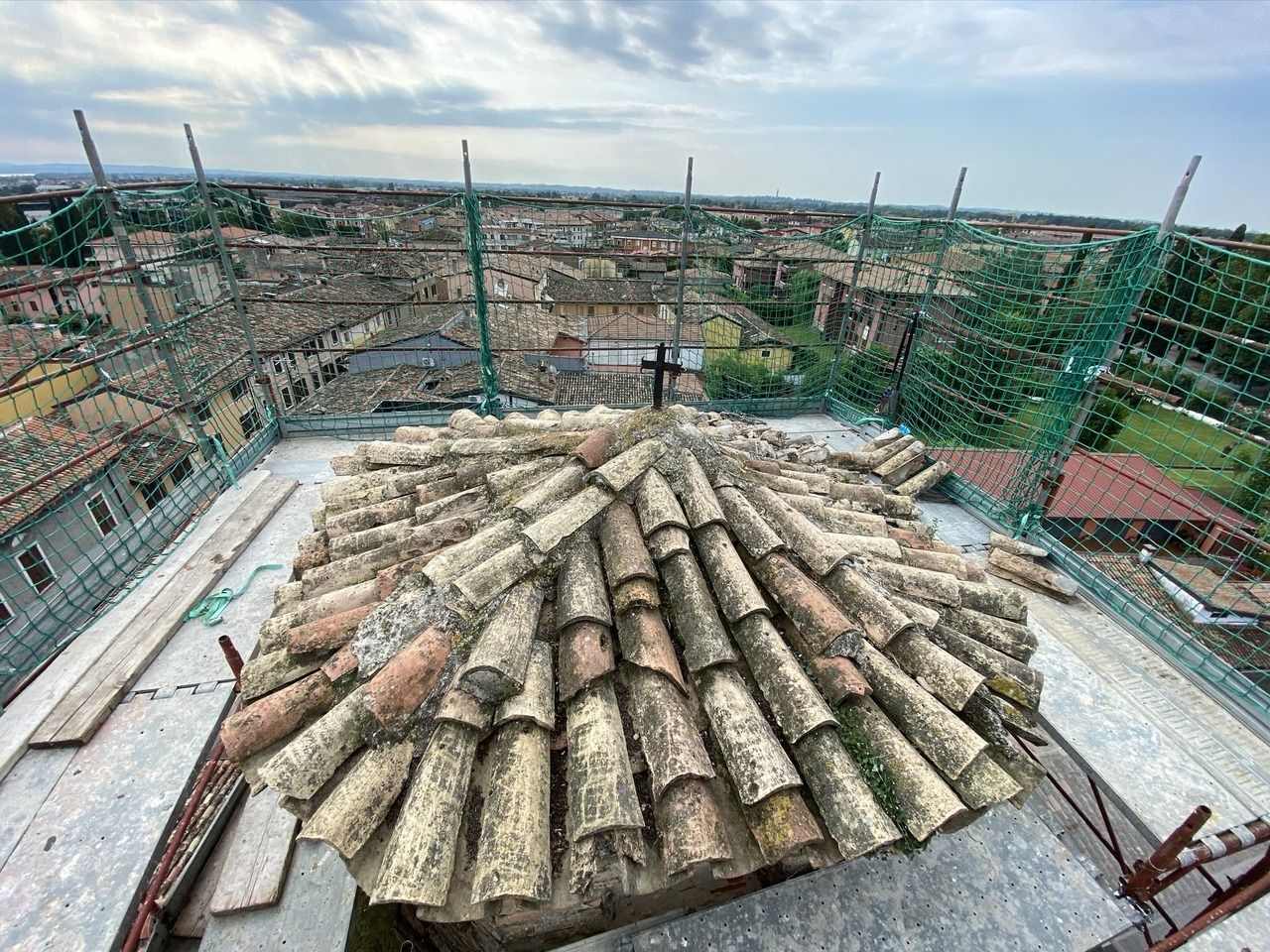 Tetto originale campanile prima del restauro