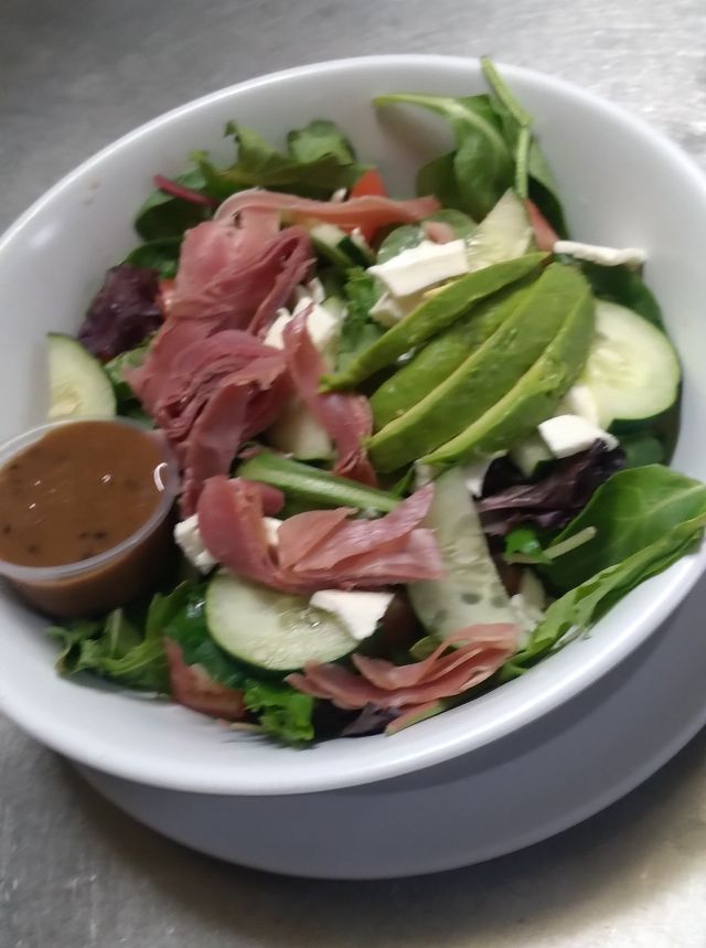 Pinji's Salad with Sauce
