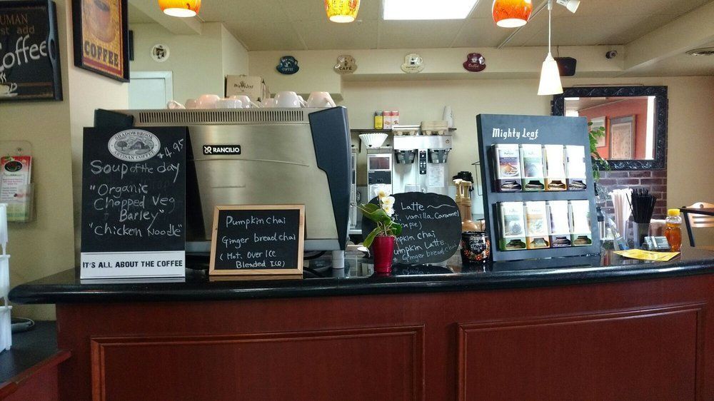 Pinji's Cafe Store Front Desk