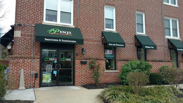 Pinji's Cafe front store building