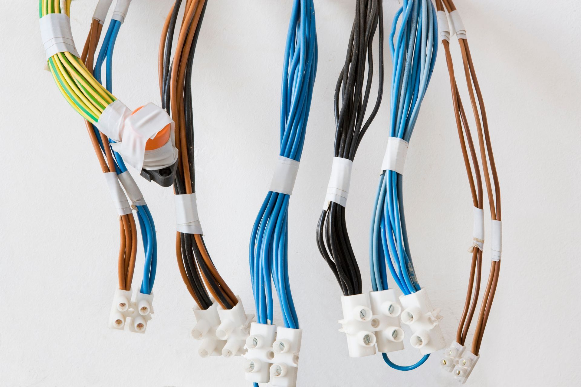 Multiple colored electrical cables with connectors for projects needing custom cable assembly