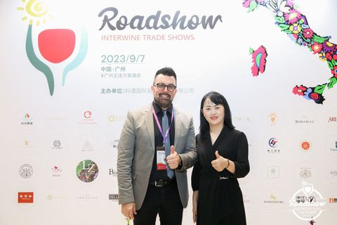Marco Facchini durante un roadshow con un buyer cinese