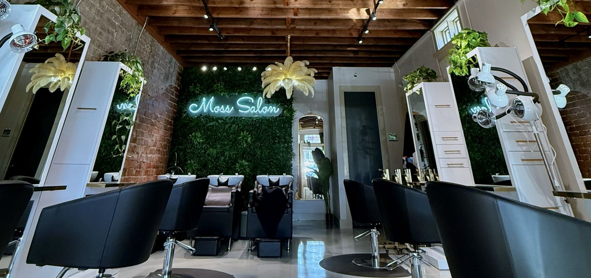 Moss And Black Salon