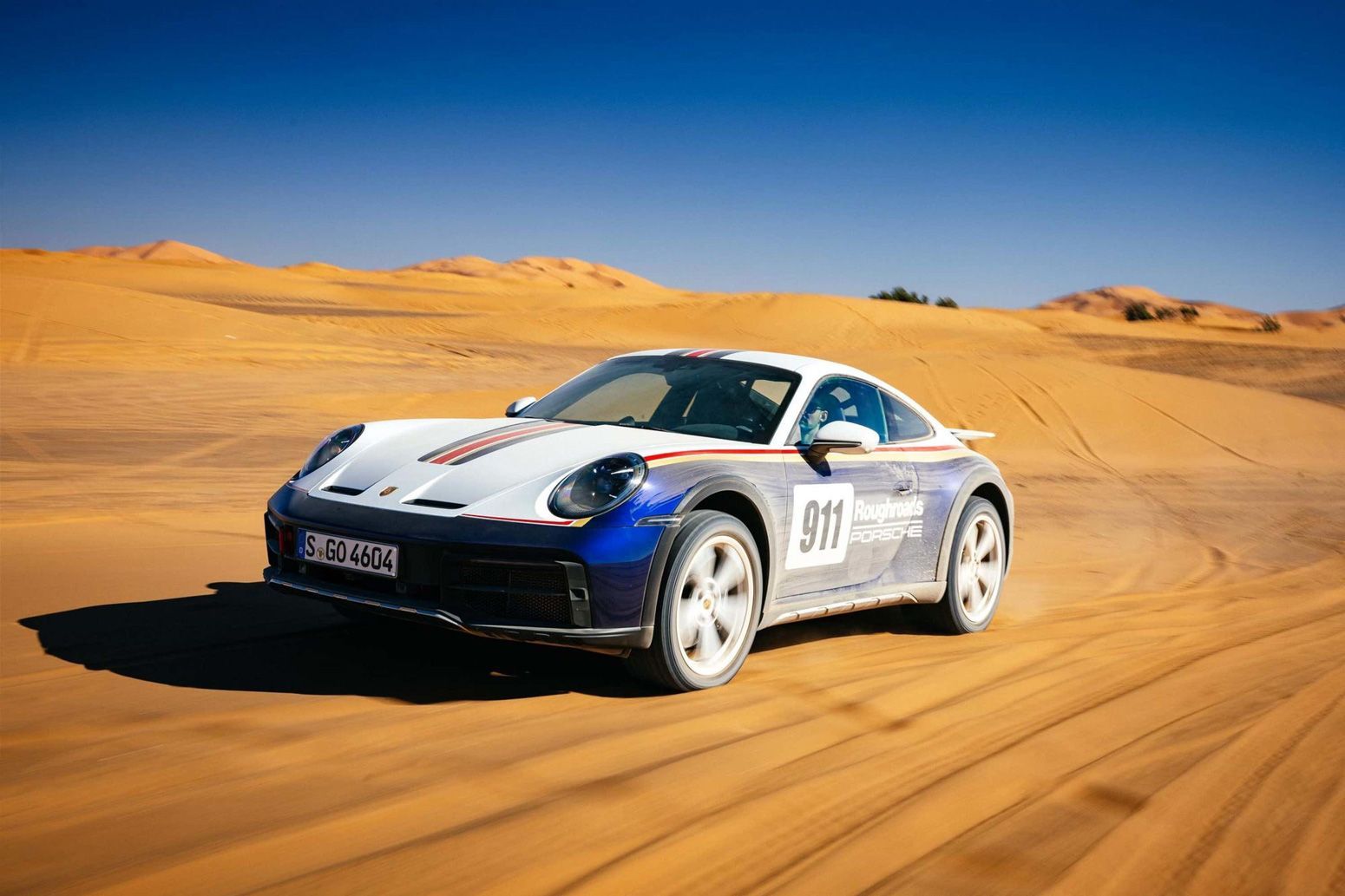 JohnJoe Editorial PA Porche 911 Dakar