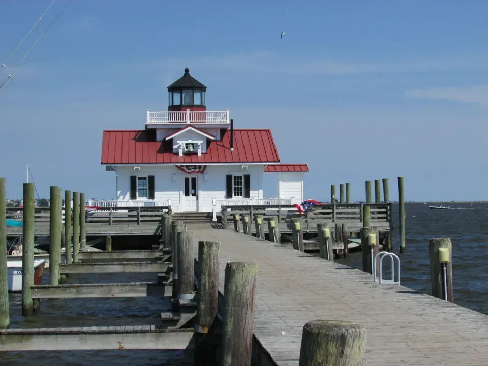 Roanoke Marshes Lighthouse and boardwalk in Manteo