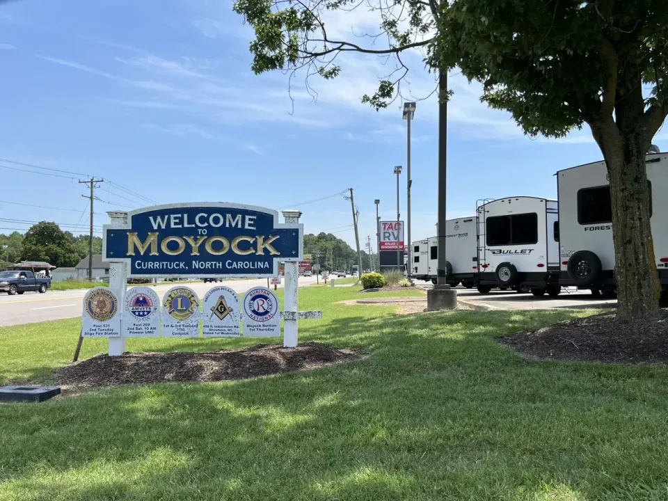Welcome sign in Moyock, North Carolina