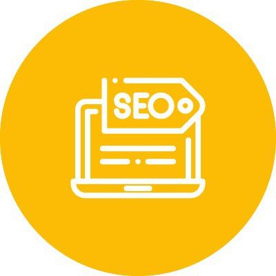 Ein Symbol eines Laptops mit einem Etikett mit der Aufschrift „SEO“ darauf.