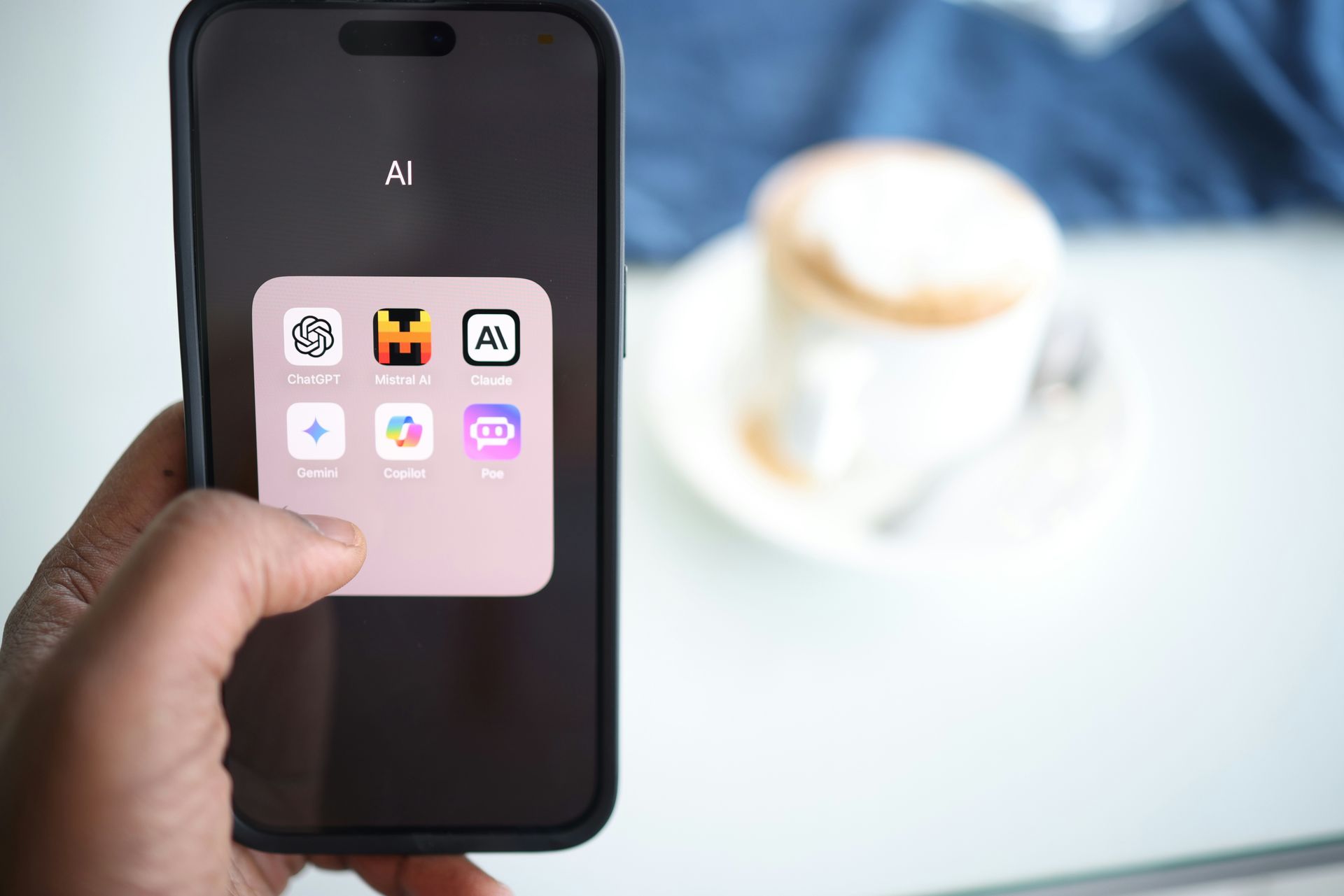 Ein Handy mit AI Apps