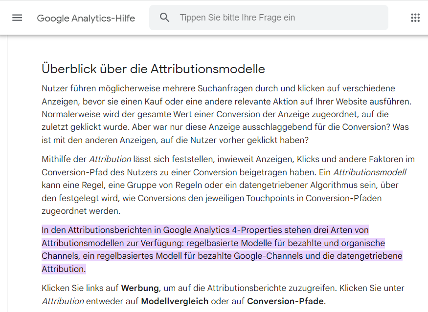 Screenshot der Google Analytics-Hilfeseite mit hervorgehobenem Text zu Attributionsmodellen in Google Analytics 4-Eigenschaften.