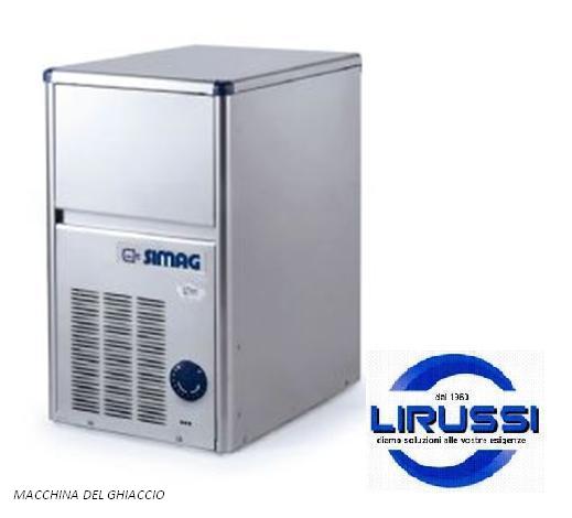 Macchina per il ghiaccio SMAG color argento con pannello di ventilazione frontale e logo Liruissi blu su sfondo bianco.