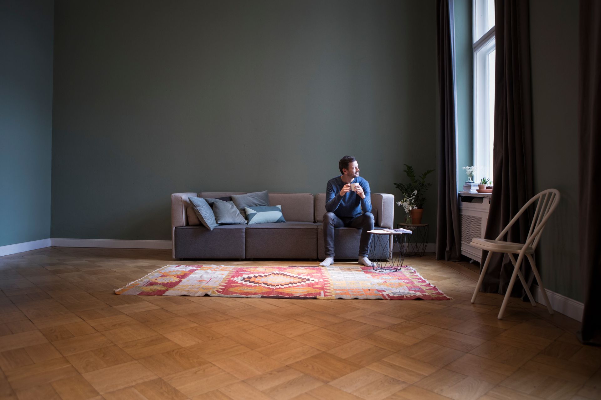 parquet in legno naturale come scelta nella ristrutturazione di un'abitazione moderna