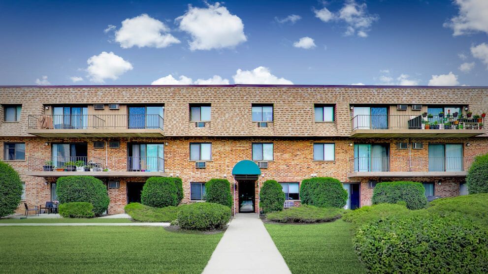 Town Square Apartments 12 bedrooms in Wheeling