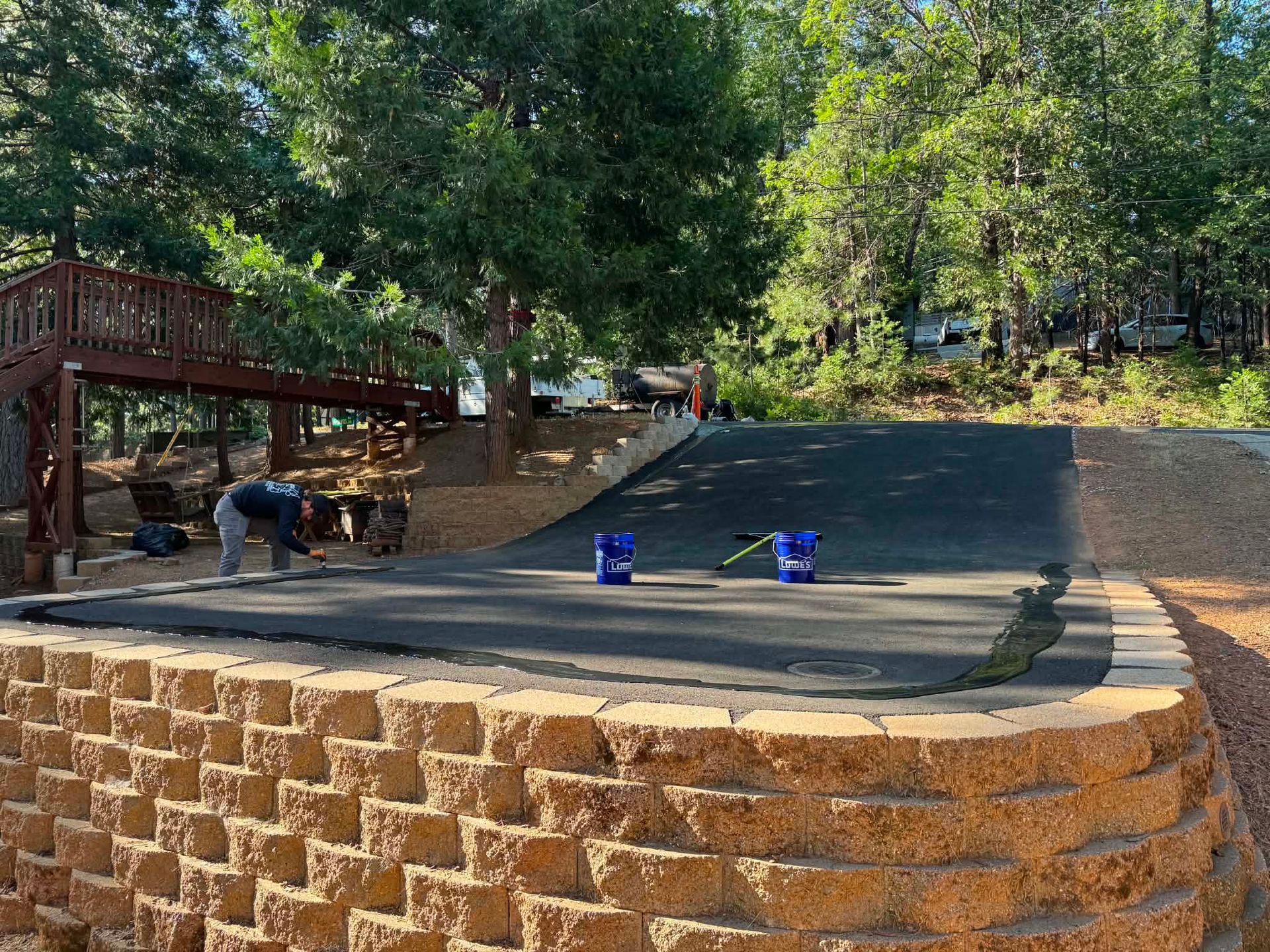 Retaining Wall and Seal Coating in Sonora, done by T-N-T Paving & Excavating