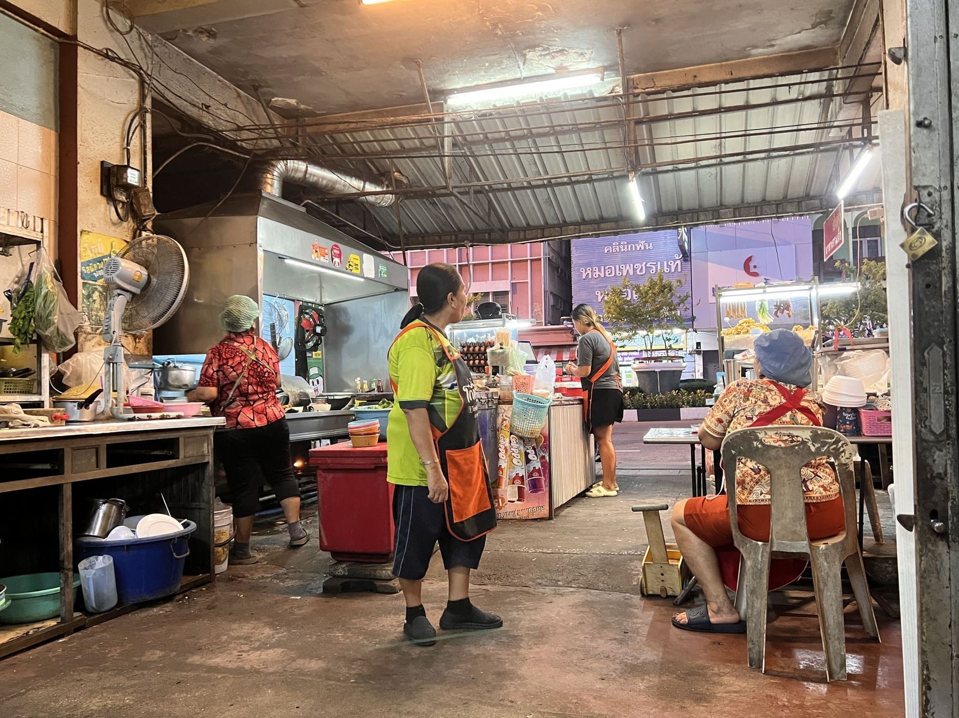 Photograph for the food section of a city guide to the Thai town of Trang.