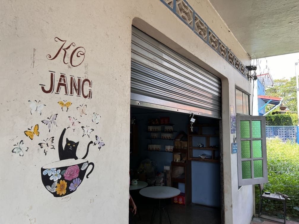 Photograph for the food section of a city guide to the Thai town of Trang.