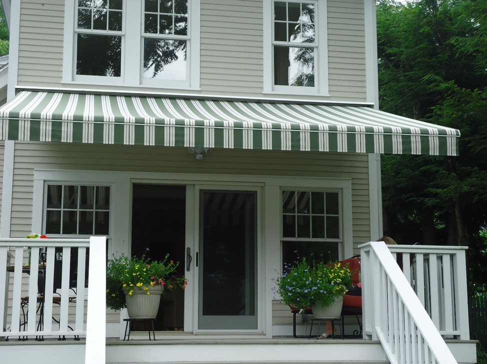 a retractable awning installed in Calvert County md