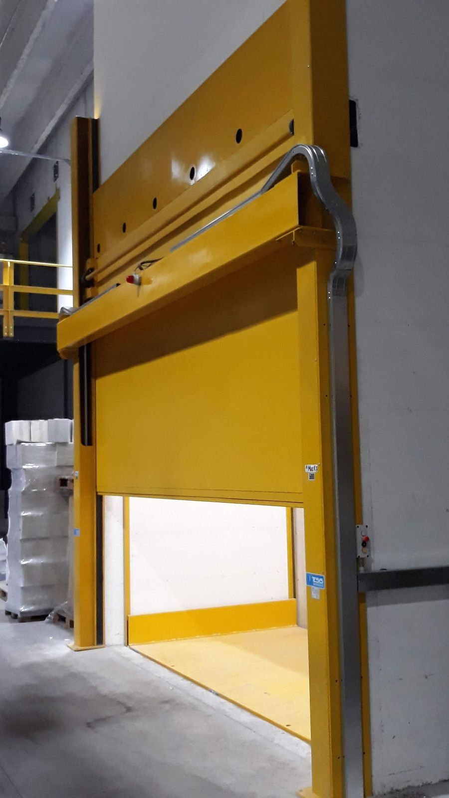 Piattaforma montacarichi