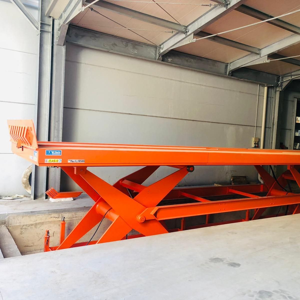 Piattaforma a singolo pantografo