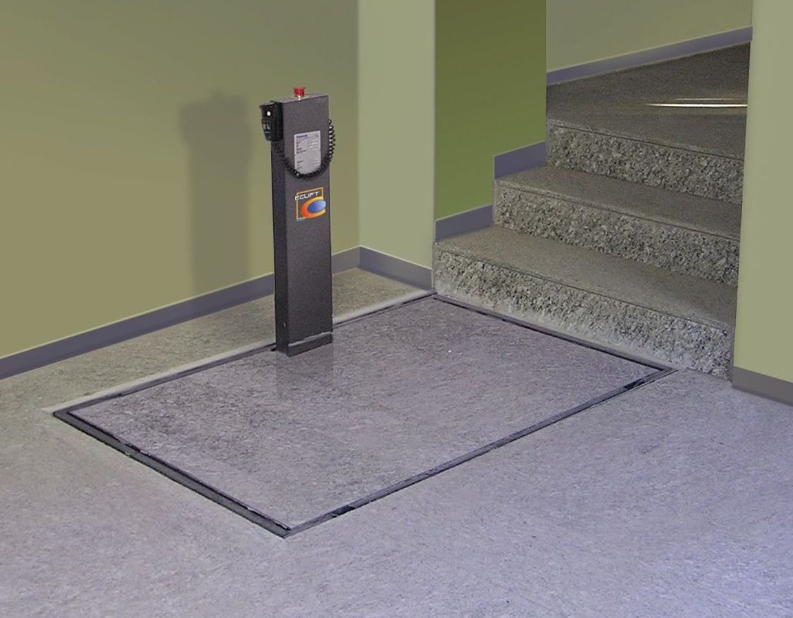 lorsque l'installation d'un monte-escalier ou d'une rampe inclinée, d'un point de vue pratique et esthétique, est inadéquate et liée au contexte architectural du projet, la plate-forme escamotable est la réponse appropriée au besoin d'accessibilité et de cohérence avec le style du bâtiment.