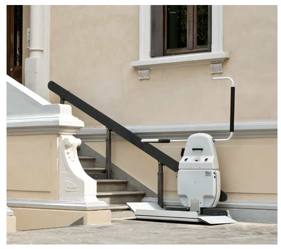 Programmi di manutenzione e assistenza tecnica on site per le riparazioni di servoscala e piattaforma elevatrice di qualsiasi marca