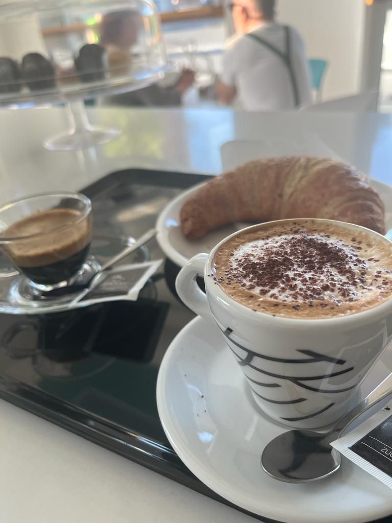 caffé, Cappuccio, cornetto