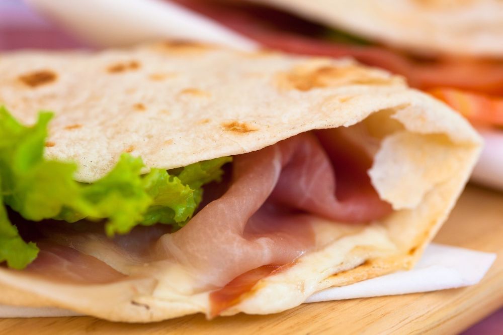 Piadina romagnola con farciture tipiche