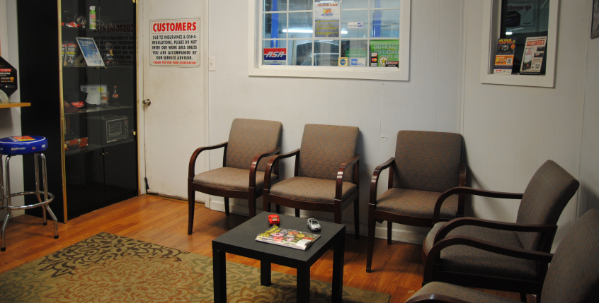 Seating Area In Shop | Twilight Auto Repair