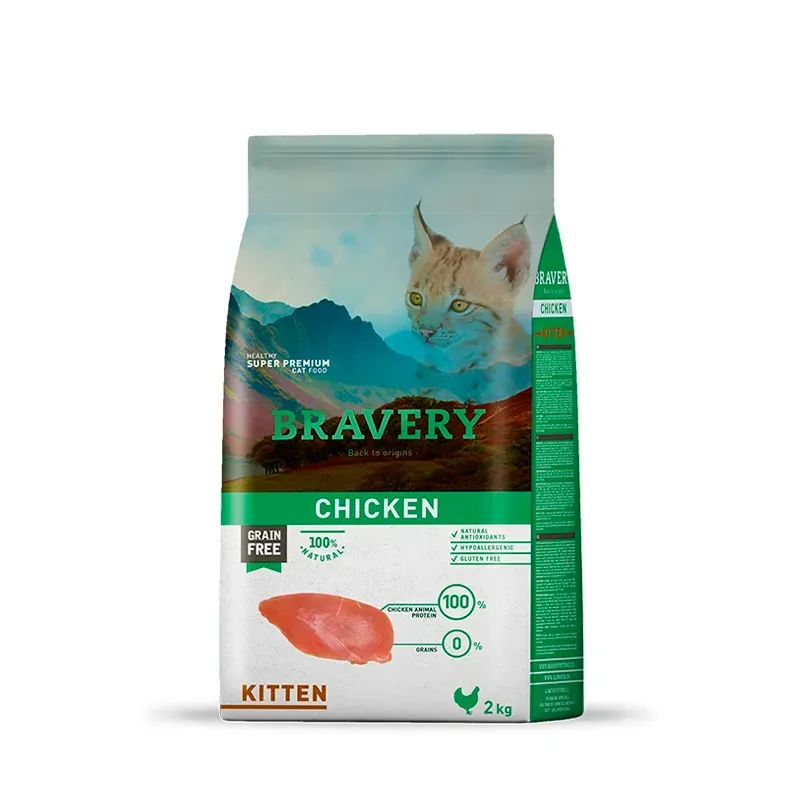 Bolsa de comida para gatitos Bravery con diseño de pollo y foto de gato, en envase verde y blanco.