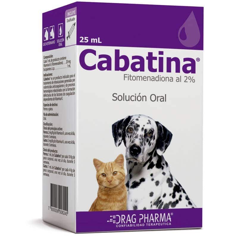 Caja de solución oral Cabatina de 25 ml con un gato y un dálmata en el envase blanco y morado.