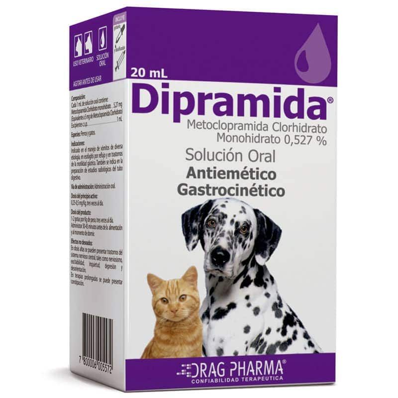 Caja morada de solución oral veterinaria Dipramida con un gato y un dálmata en la parte frontal.