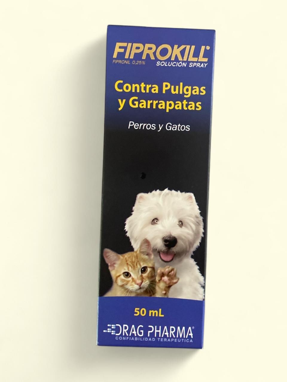 Caja Fiprokill Contra Pulgas y Garrapatas para perros y gatos, con imagen de cachorro y gatito.