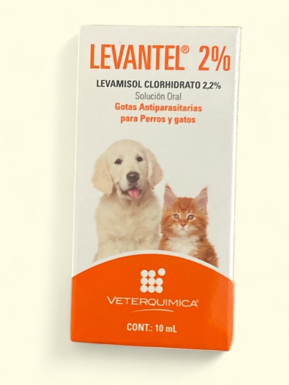 Caja de gotas antiparasitarias Levante 2% para mascotas con imágenes de perros y gatos.