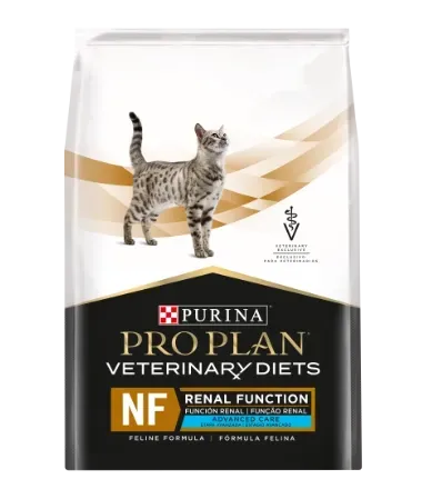 Bolsa de comida para gatos Purina Pro Plan Veterinary Diets NF Renal Function con foto de gato sobre fondo blanco.