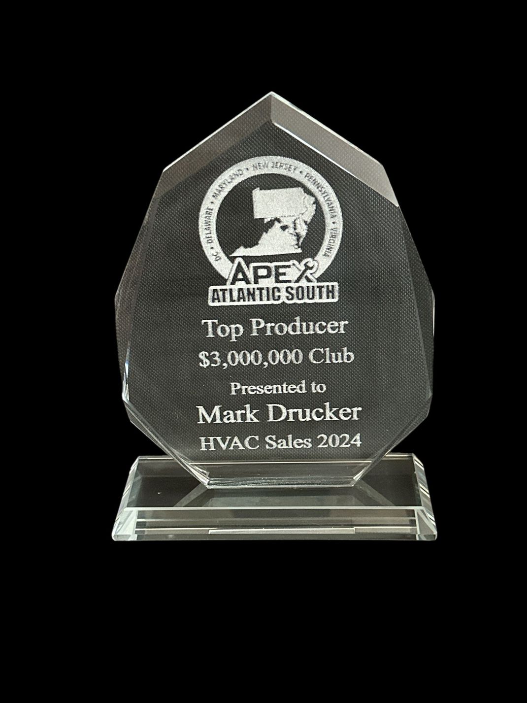 An apex atlantic south top producer award presented to mark drucker