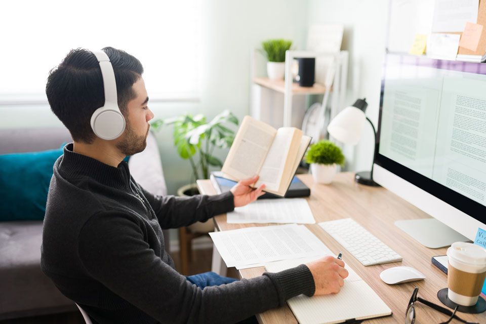 InterlinguaSolutions ist ein verlässlicher Partner für Übersetzungen und Dolmetschen InterlinguaSolutions ist ein verlässlicher Partner für Übersetzungen und Dolmetschen