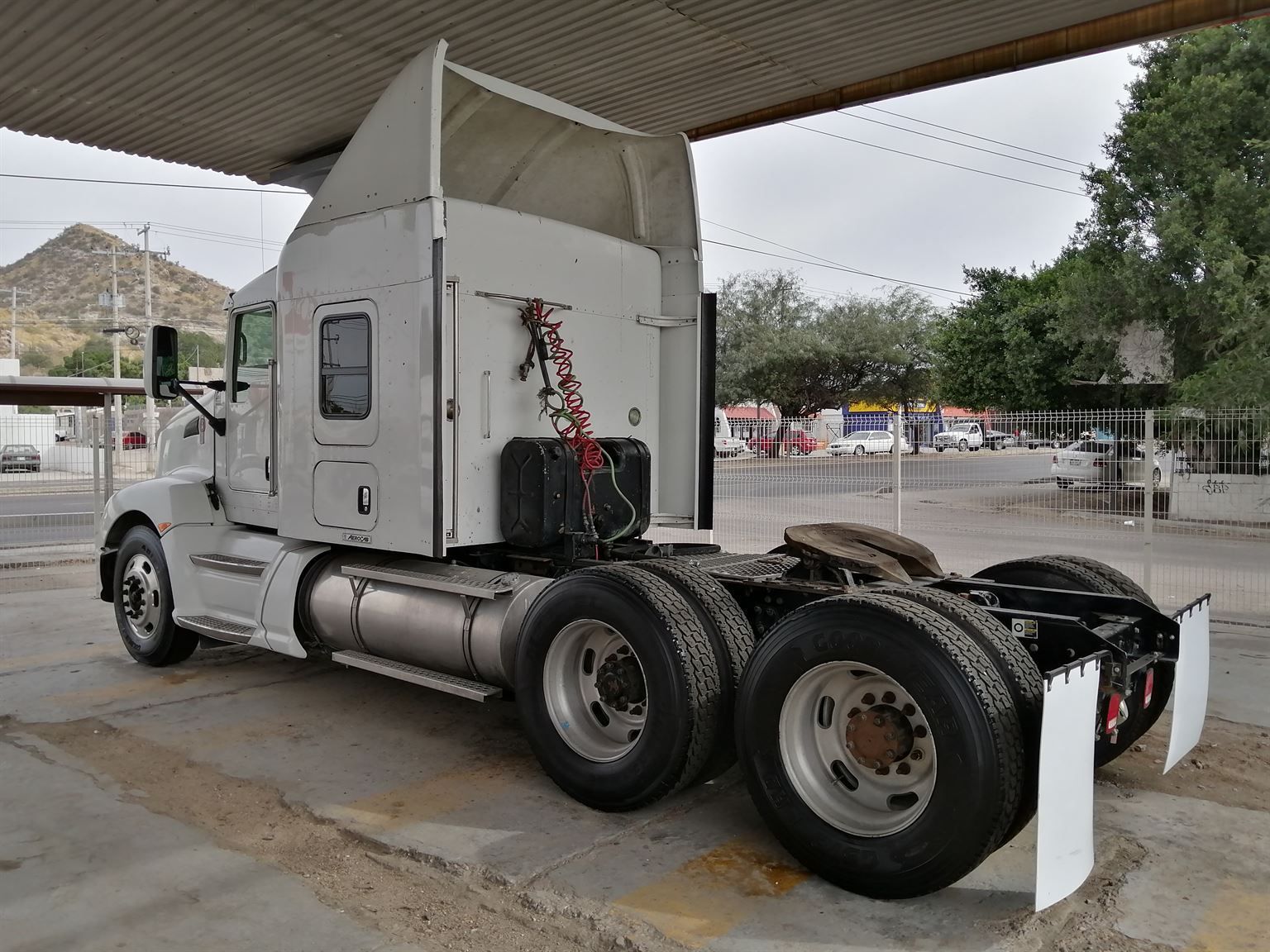 KENWORTH T660 2015 AEROCAB 62”2