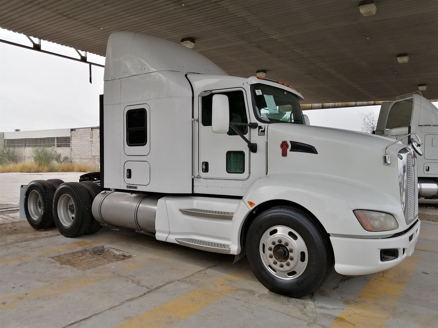 KENWORTH T660 2015 AEROCAB 62”4