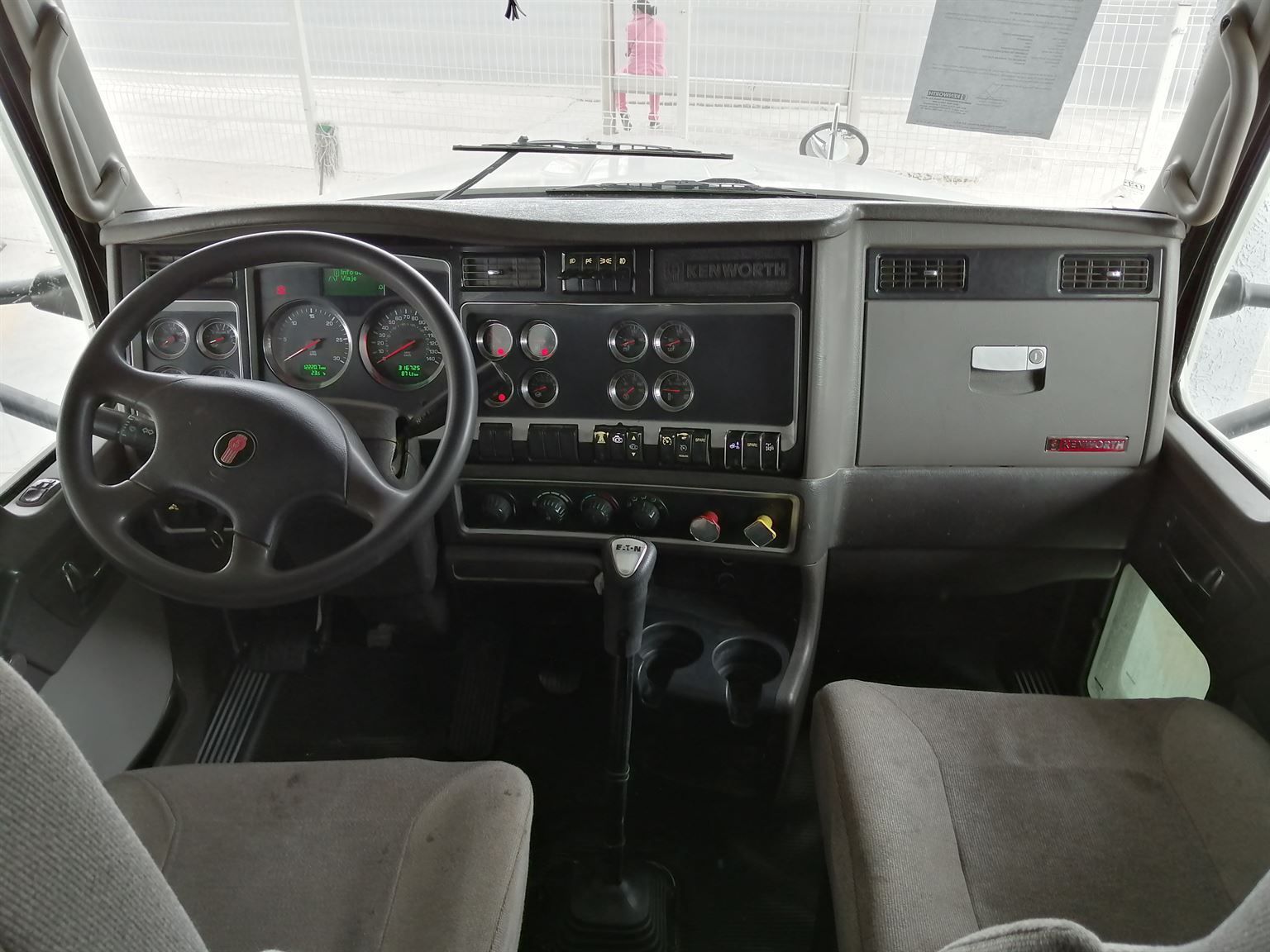 KENWORTH T660 2015 AEROCAB 62”16