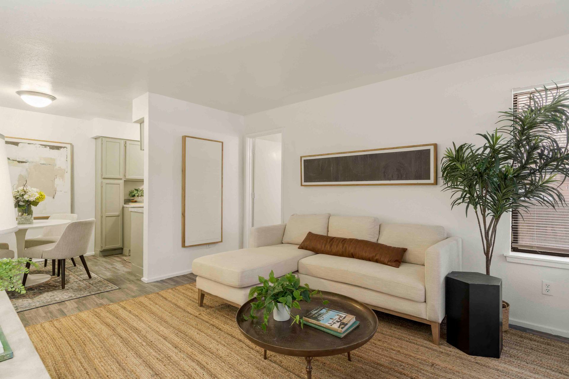 forest pointe living room 5
