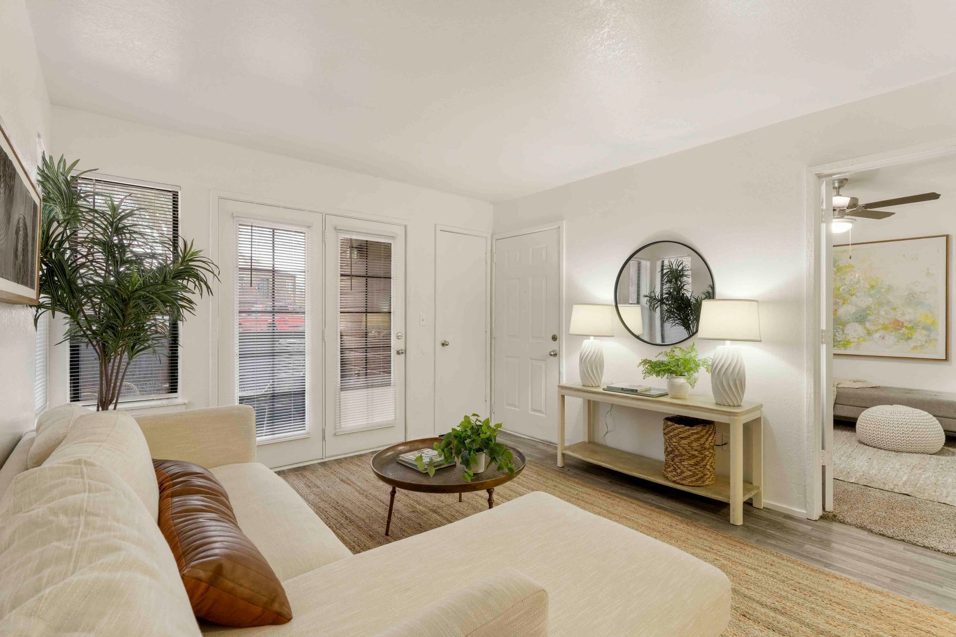 forest pointe living room 6