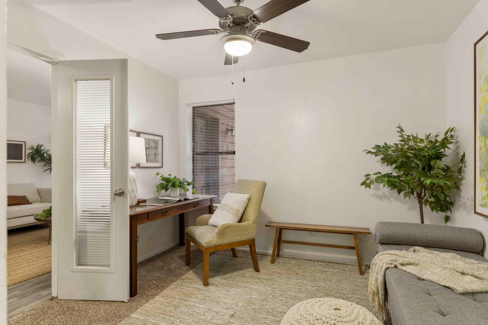 forest pointe living room 2