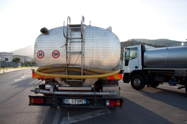 cisterna trasporto acqua