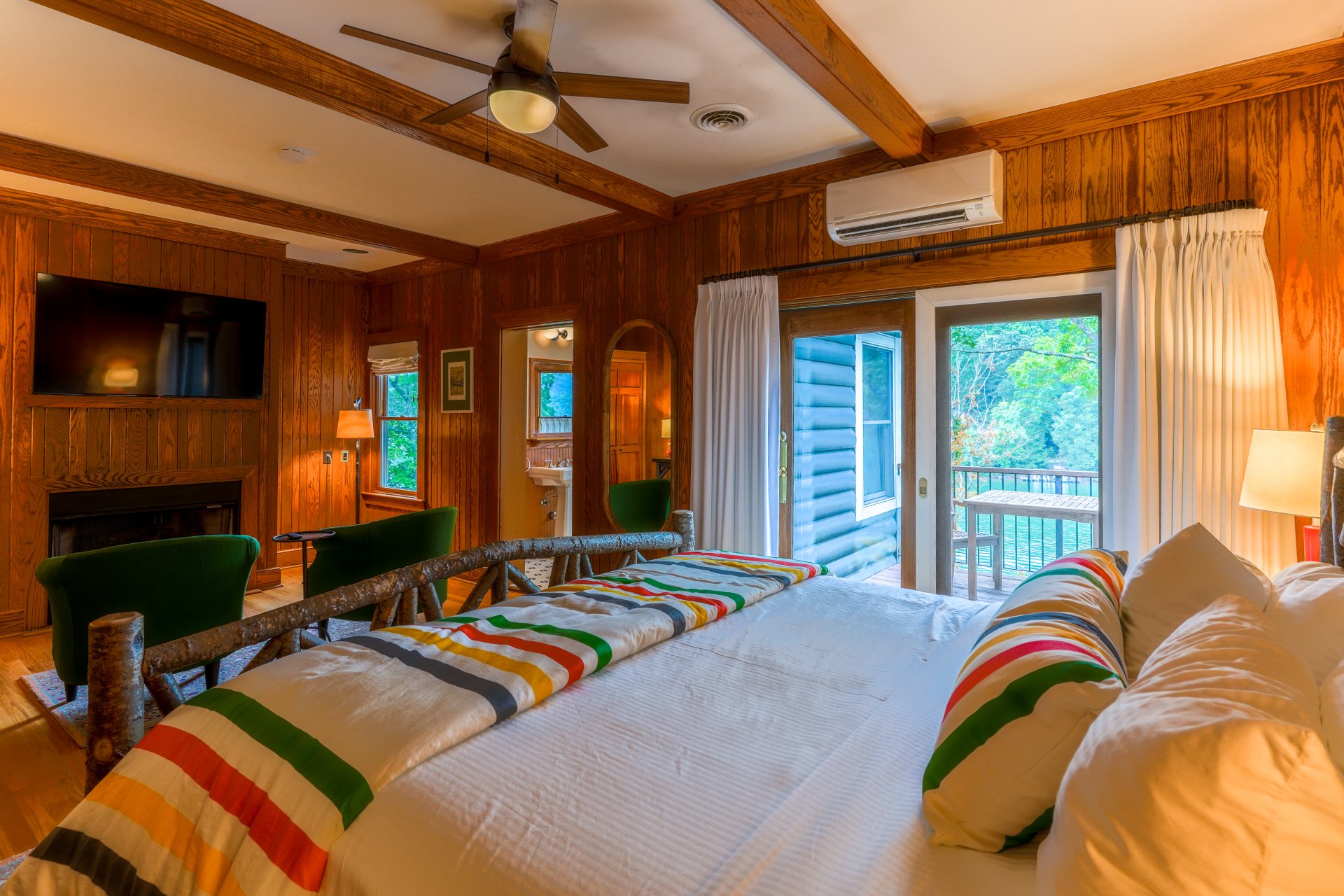 The Lodge on Lake Lure Classic Queen Rooms