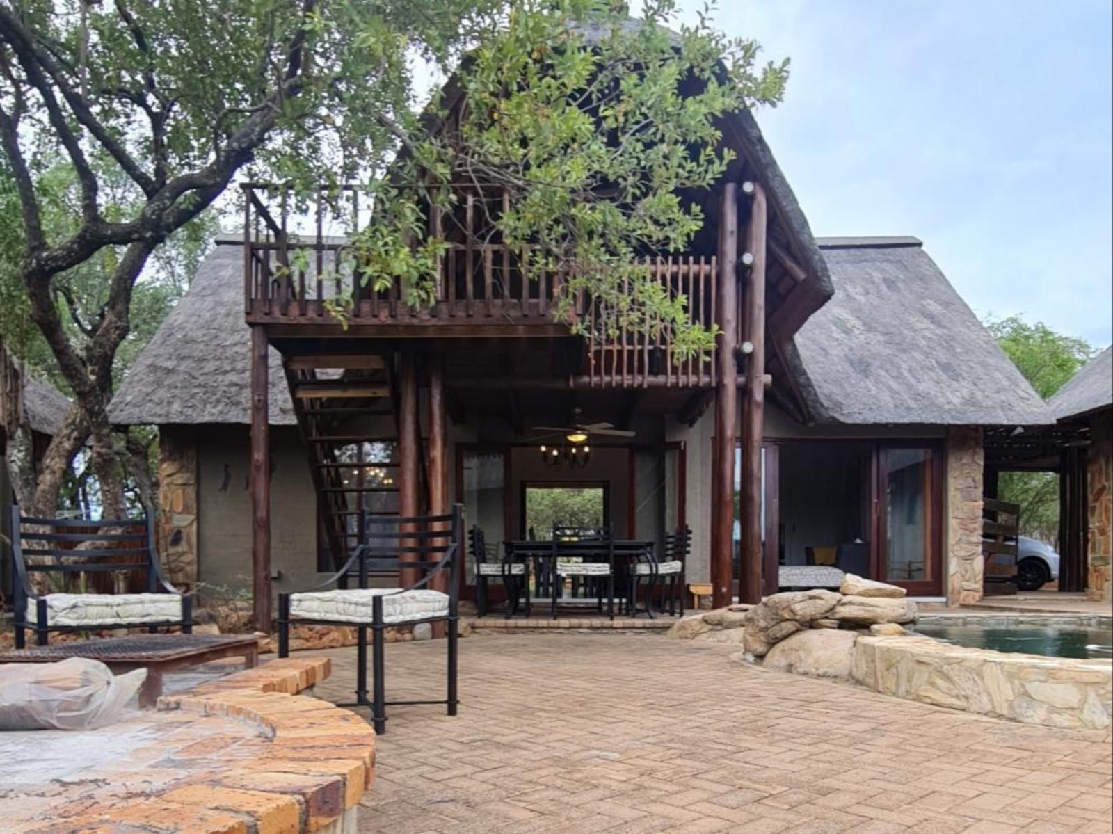 Africana | Hoedspruit Bush Stay garden area