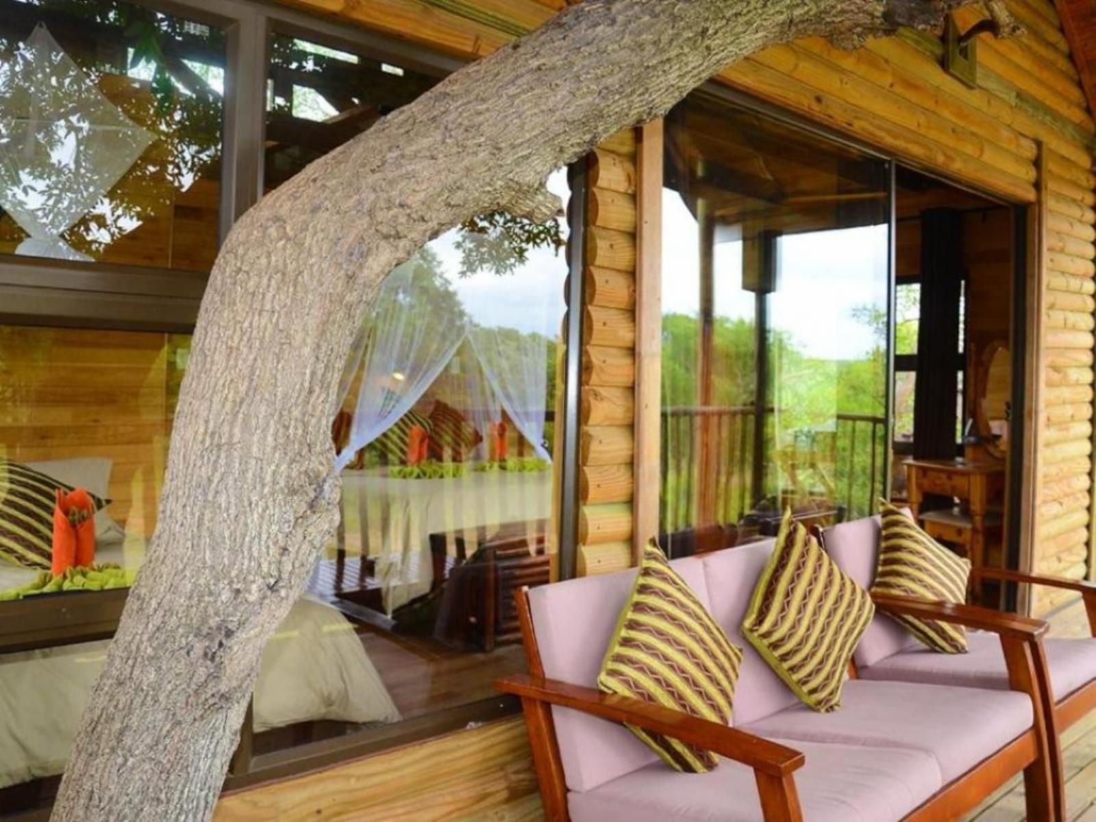 Africana | Pezulu Tree House Lodge outside sitting area