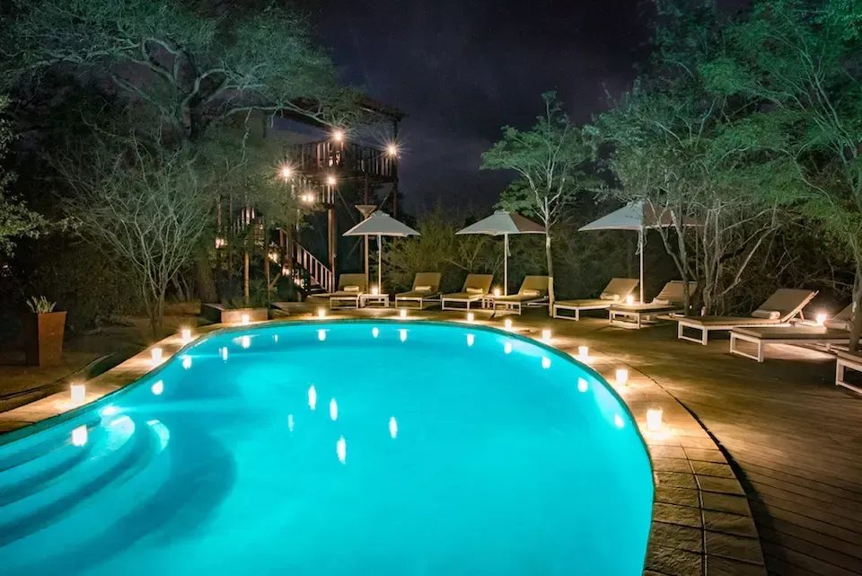 Africana | Unembeza swimming pool
