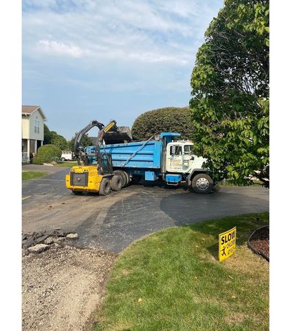 constructing asphalt road - asphalt services in Oak Lawn, IL constructing asphalt road - asphalt services in Oak Lawn, IL